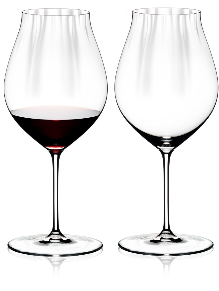 Cloudy Bay Pinot Noir Red & LSA Red Glasses Gift